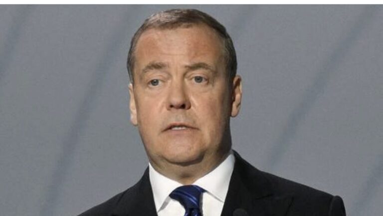 Madaxweynihii Hore ee Ruushka oo Ka Digaya Chernobyl Cusub